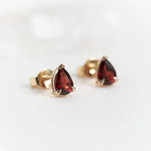 Elegant gold earrings with pear garnets CARLIE Thumbnail