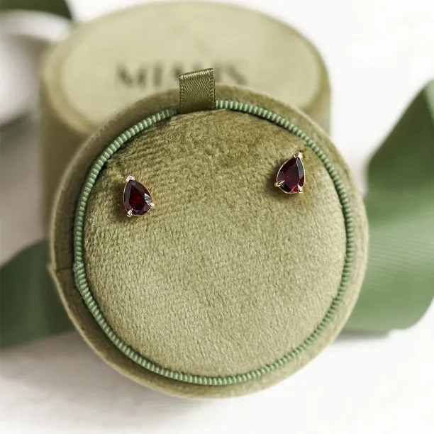 Elegant gold earrings with pear garnets CARLIE Image