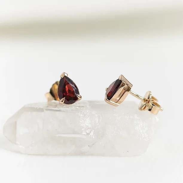 Elegant gold earrings with pear garnets CARLIE Image