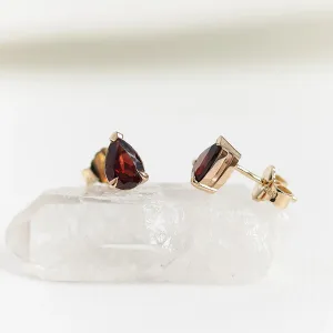 Elegant gold earrings with pear garnets CARLIE Thumbnail