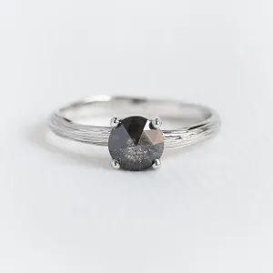 Unusual engagement ring with salt and pepper diamant AURALIS Thumbnail
