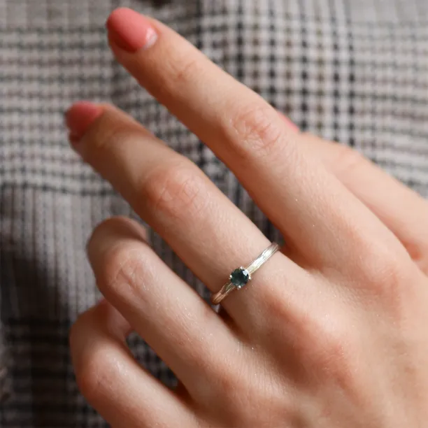 Moss agate engagement ring NATURELLA Image