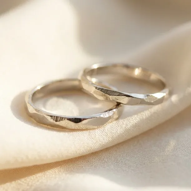 Atypical wedding rings GOLI Image