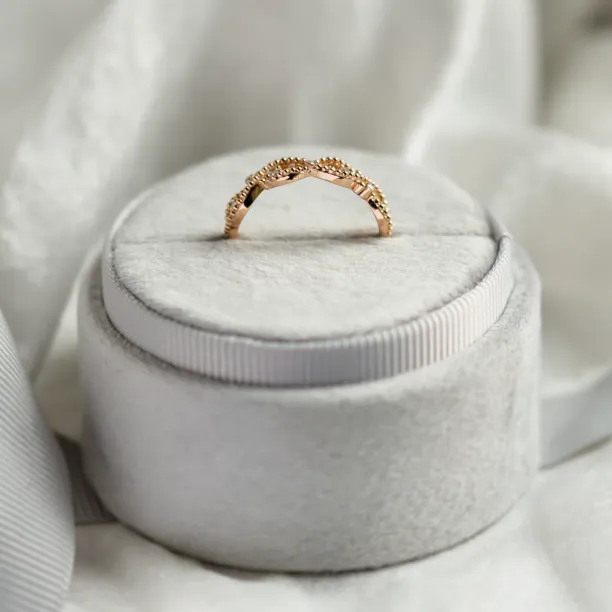 Twisted vintage gold ring with diamonds BRAID Image