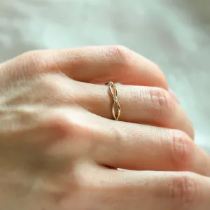 Gold diamond twisted ring ROMANCE Thumbnail
