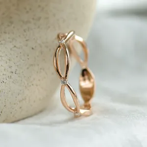 Gold diamond twisted ring ROMANCE Thumbnail