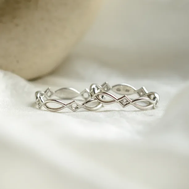 Gold celtic knot ring TARANIS Image