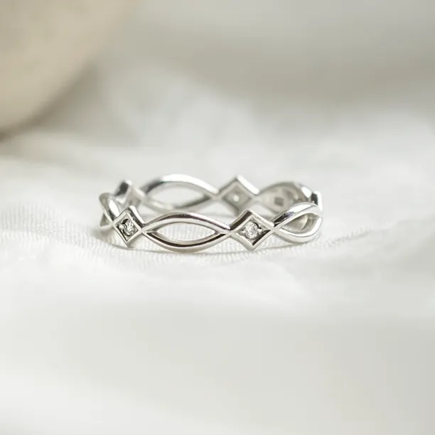 Gold celtic knot ring TARANIS Image