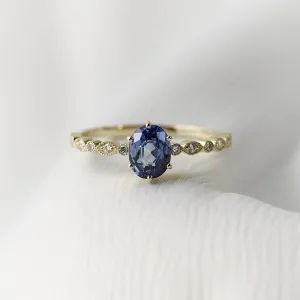 Vintage engagement ring with green sapphire and diamonds MADDIE