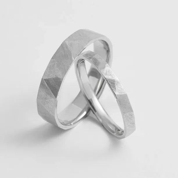 Gold hammered wedding rings BOMM Image