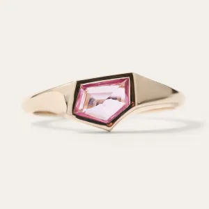 Gold atypical ring with asymmetric pink sapphire EDITH
