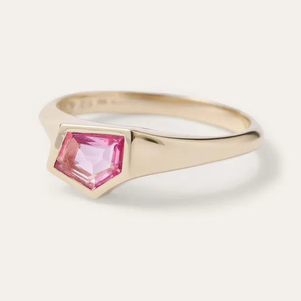 Gold atypical ring with asymmetric pink sapphire EDITH Image