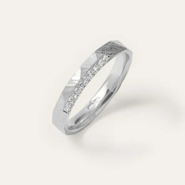 Hammered diamond wedding rings IRENE Image