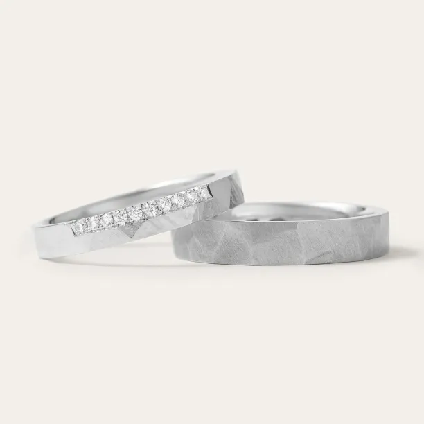 Hammered diamond wedding rings IRENE Image