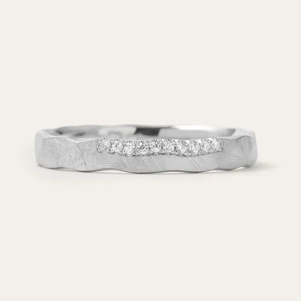 Hammered diamond wedding rings ETERNA Image