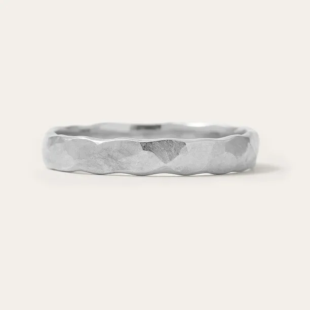 Hammered diamond wedding rings ETERNA Image