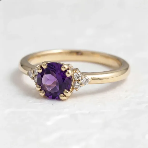 Gold ring with amethyst and diamonds MONNY Image