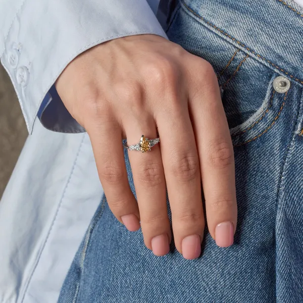 Engagement ring with lab-grown diamonds ANGIE Image