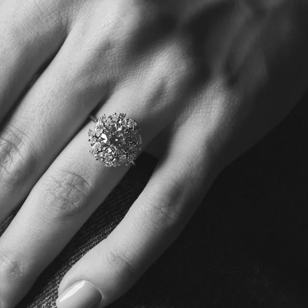 Statement lab grown diamonds ring JENNY Image