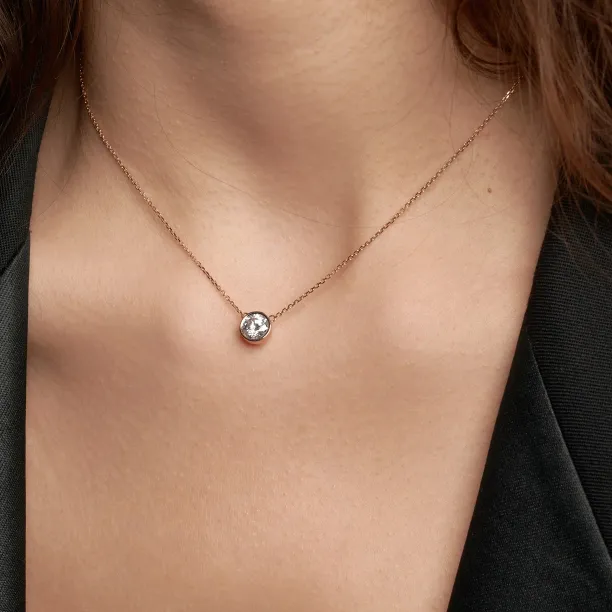 Simple Gold necklace with moissanite NOKKEN Image
