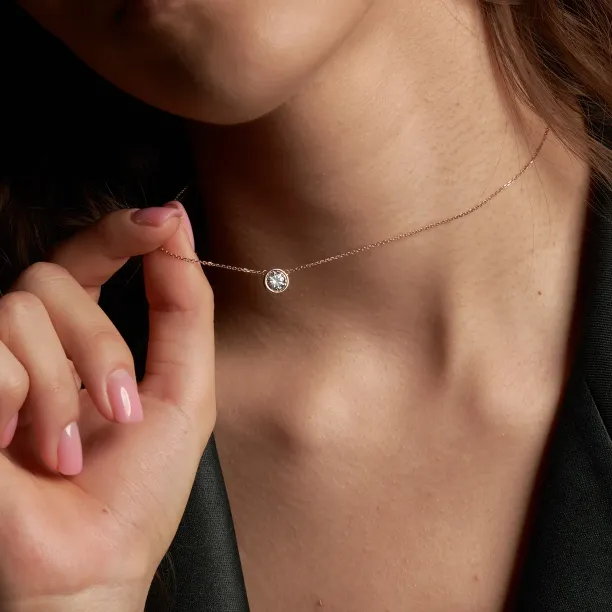 Simple Gold necklace with moissanite NOKKEN Image