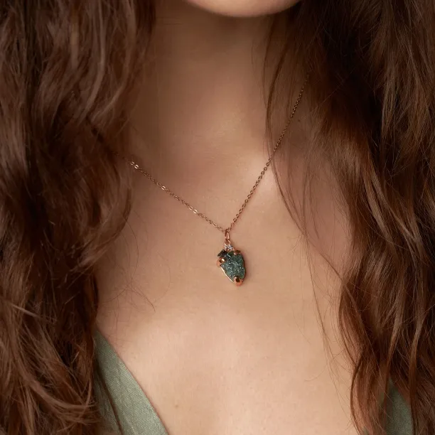 Raw diamond pendant LAURA Image