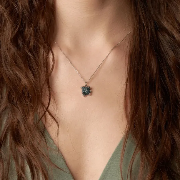 Raw diamond pendant LAURA Image