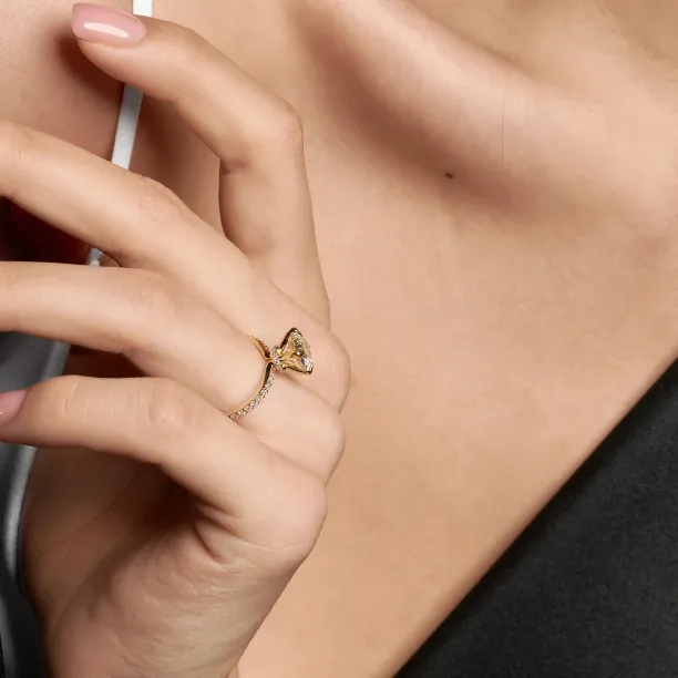 Luxury lab grown diamond engagement ring ARABELLA Image