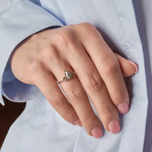 Unusual ring with salt'n'pepper diamonds MANSUETO Image