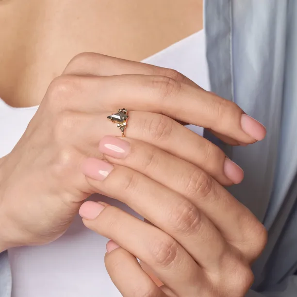 Unusual ring with salt'n'pepper diamonds MANSUETO Image