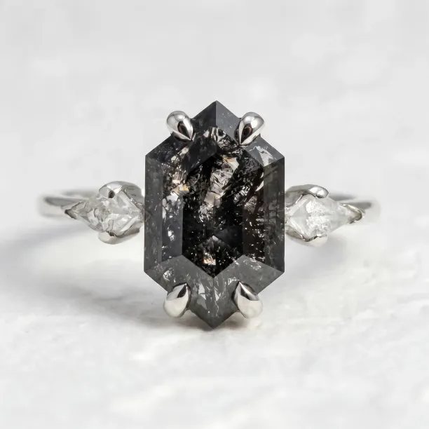 Hexagon salt´n´pepper diamond engagement ring CARLO Image