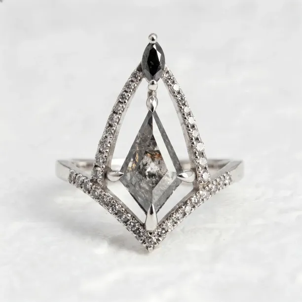 Extravagant salt'n'pepper diamond ring CATHEDRAL Image