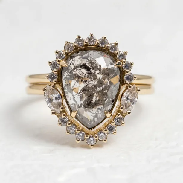 Set of gold rings with salt and pepper diamonds ELLINGTON Image