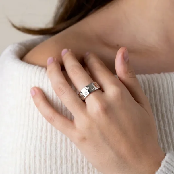 Gold wedding ring with diamonds AZRAELLA Image