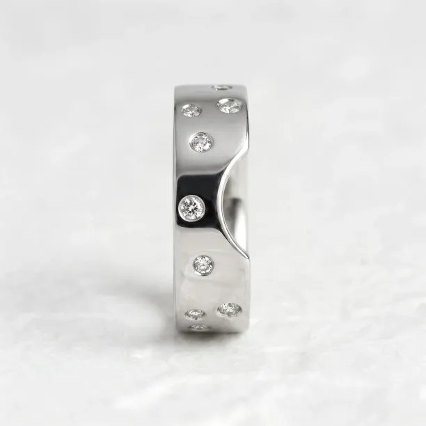 Unique diamond wedding ring AZRA Image