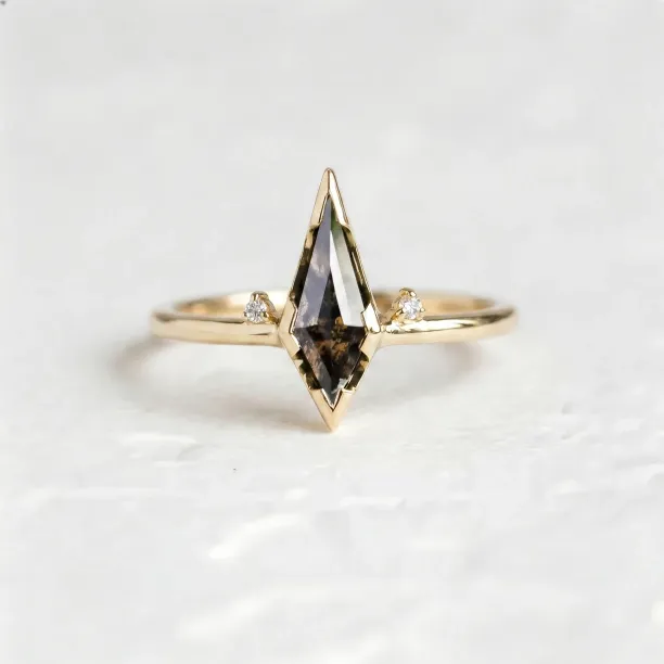 Alternative engagement ring with salt and pepper diamond CHLOE Image