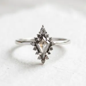 Original ring with salt'n'pepper diamond DOME