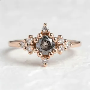 Unusual gold ring with salt'n'pepper diamonds ORION