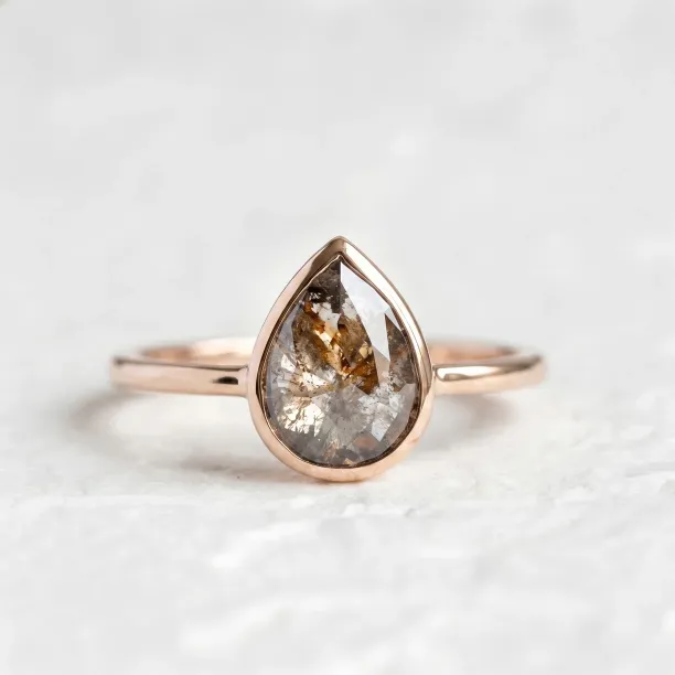 Gold ring with salt and pepper diamond XENA Image