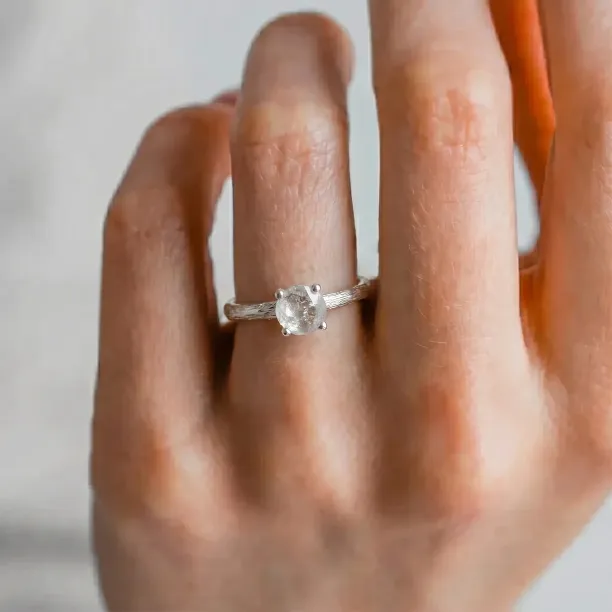 Twig ring with moonstone WILLOW Image