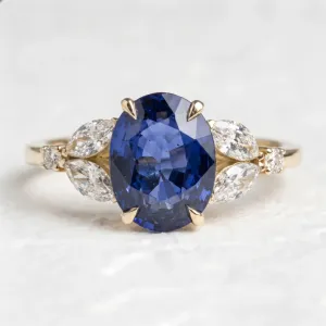 Vintage engagement ring with green sapphire and diamonds CADET