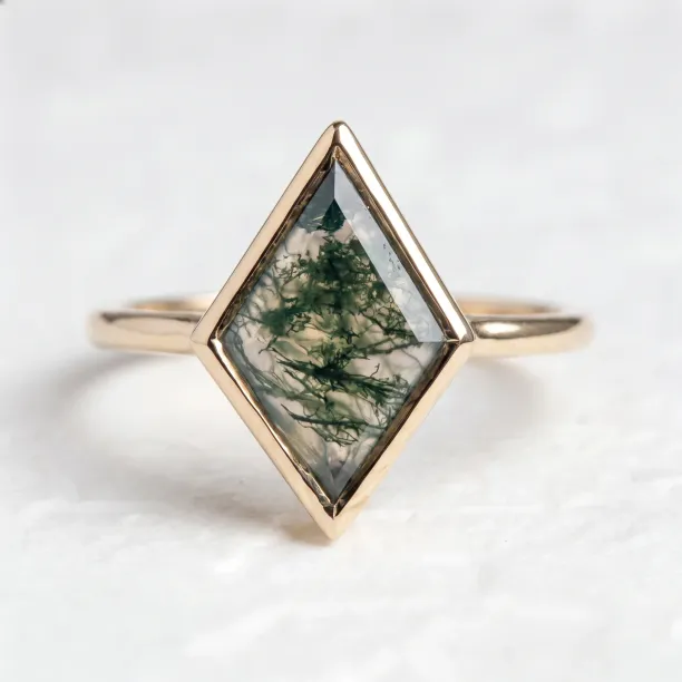 Gold ring with moss agate AUGUSTA Image