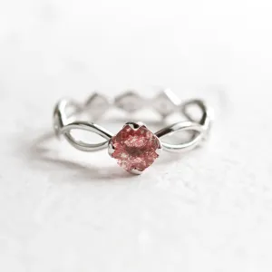 Solid gold Irish knot ring for women with strawberry quartz QUEENLY