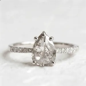 Gold vintage ring with salt and pepper diamond FERGAL Thumbnail