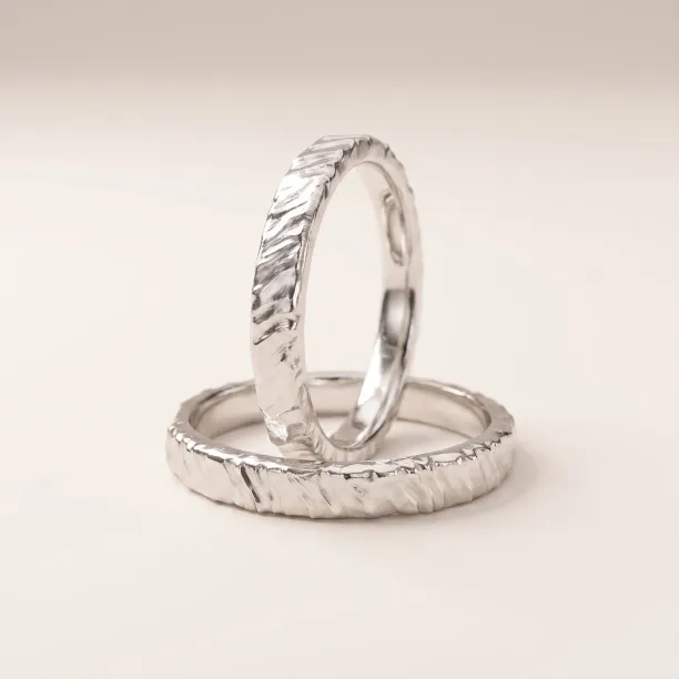 Unconventional wedding rings with texture TRACY Image