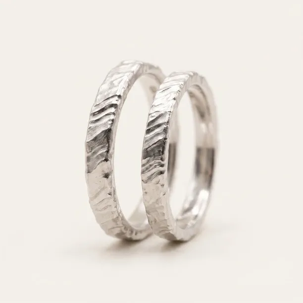 Unconventional wedding rings with texture TRACY Image