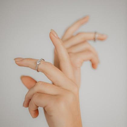 Comparison: what is the difference between natural and lab-grown diamond?