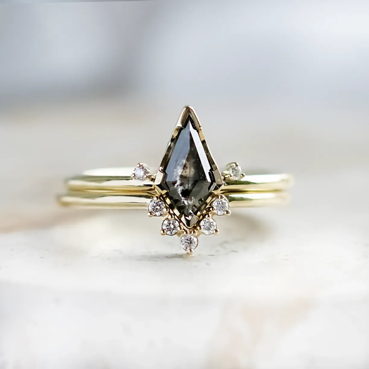 Salt and pepper diamond